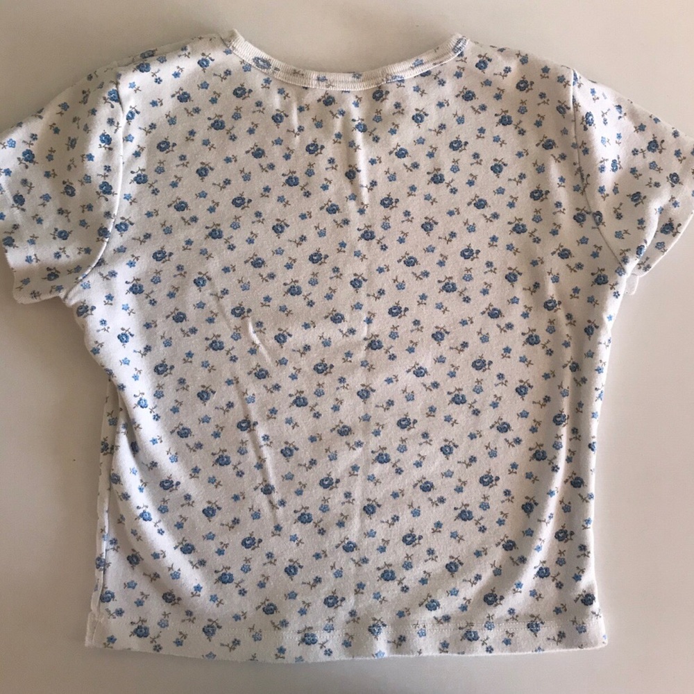brandy melville floral ashlyn top! - Picture 2 of 3